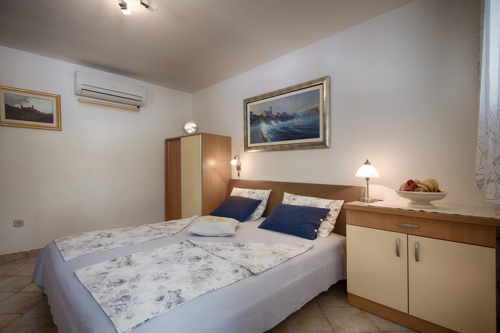 Villa Kamenica Komiža Extérieur photo